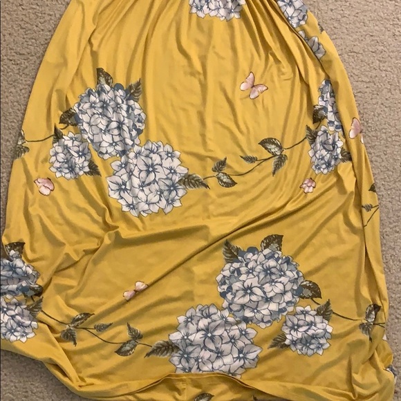 Maxi dress with floral print. - Picture 2 of 4